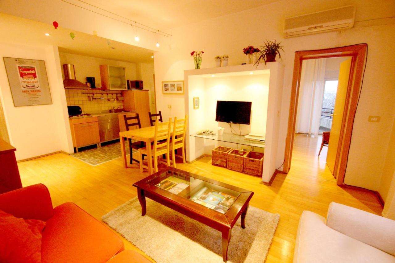 Park View Apartment *